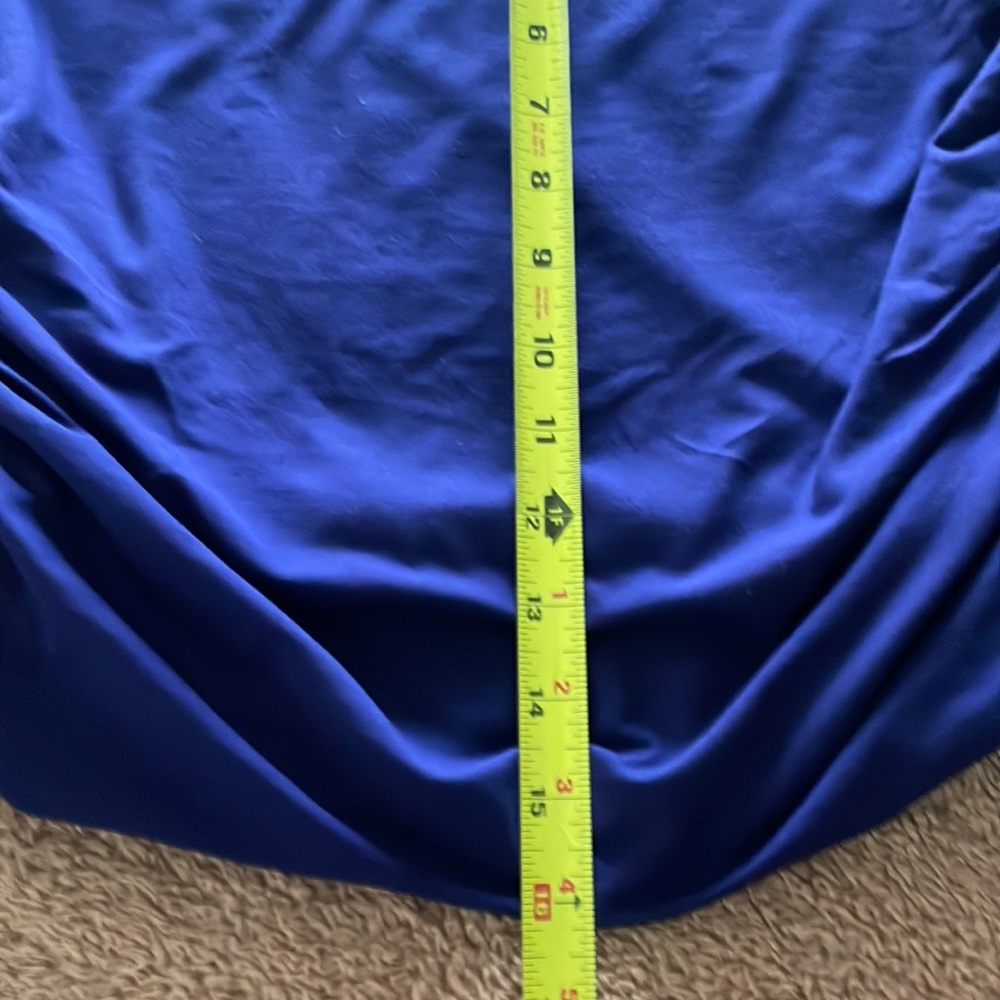 Woman top. - Picture 4 of 8